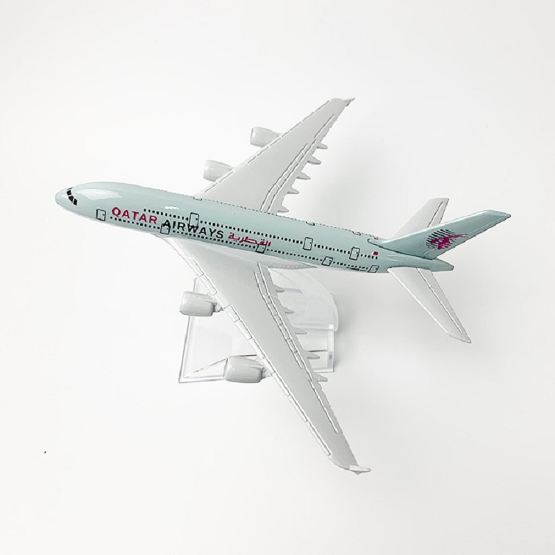 طراز طائرة الخطوط الجوية القطر - مراجعة Model Kit Planes وسعره