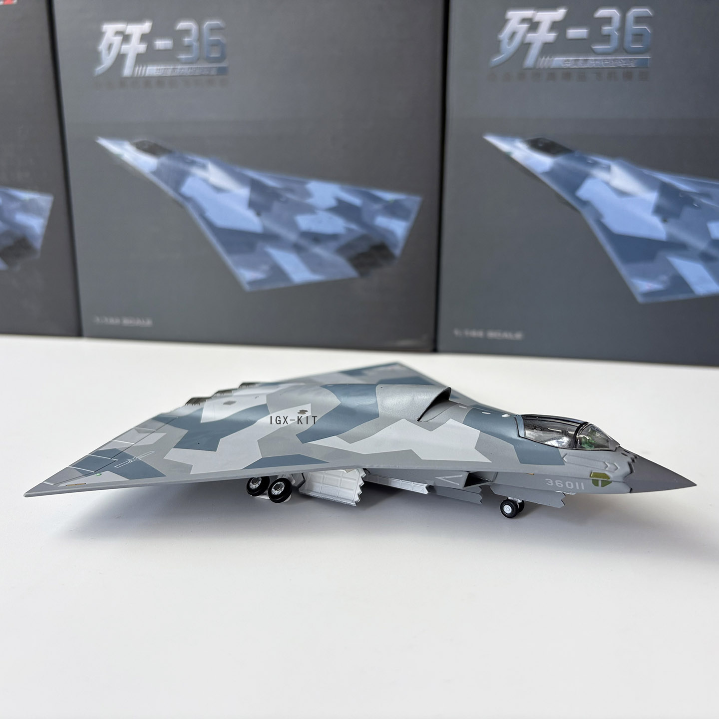 نموذج طائرة مقاتلة صينية من ال - مراجعة Model Kit Planes وسعره
