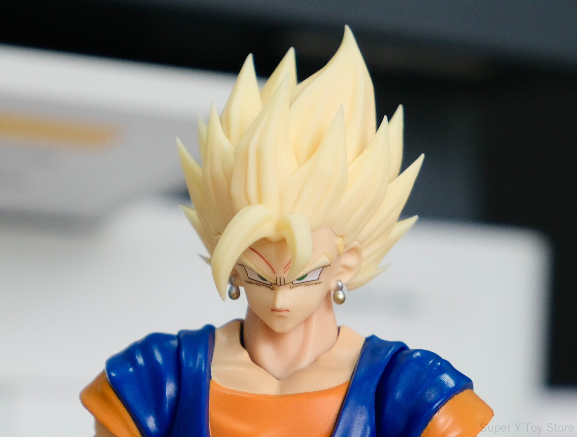 مجسم شعر فيجيتو الجديد من دراغ - مراجعة Model Kit Vegito وسعره