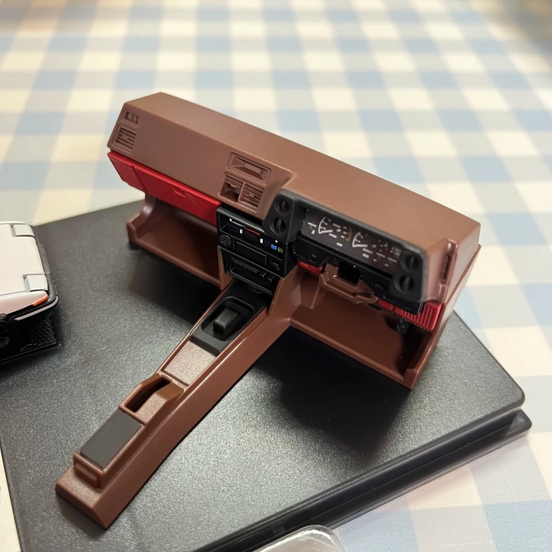 تاكارا تومي توميكا إنفولوشن دي - مراجعة Model Kit Ae86 وسعره