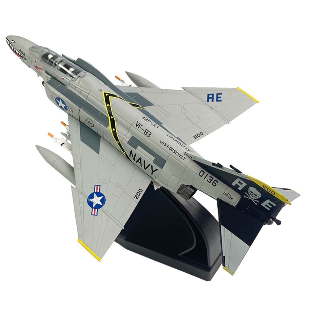 نموذج طائرة معدنية بمقياس 1:10 - مراجعة Model Kit Planes وسعره