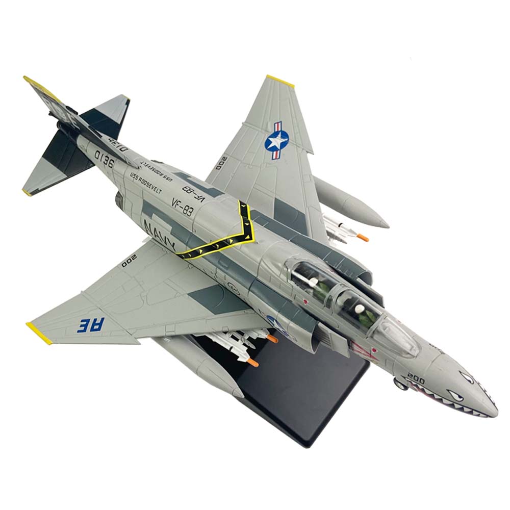 نموذج طائرة معدنية بمقياس 1:10 - مراجعة Model Kit Planes وسعره
