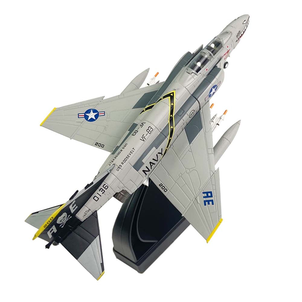 نموذج طائرة معدنية بمقياس 1:10 - مراجعة Model Kit Planes وسعره