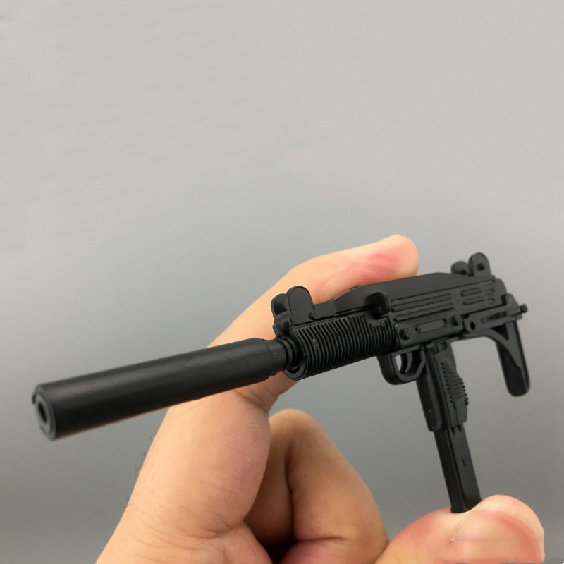 طقم نموذج بلاستيكي لمسدس أوزي  - مراجعة Model Kit Weapons وسعره