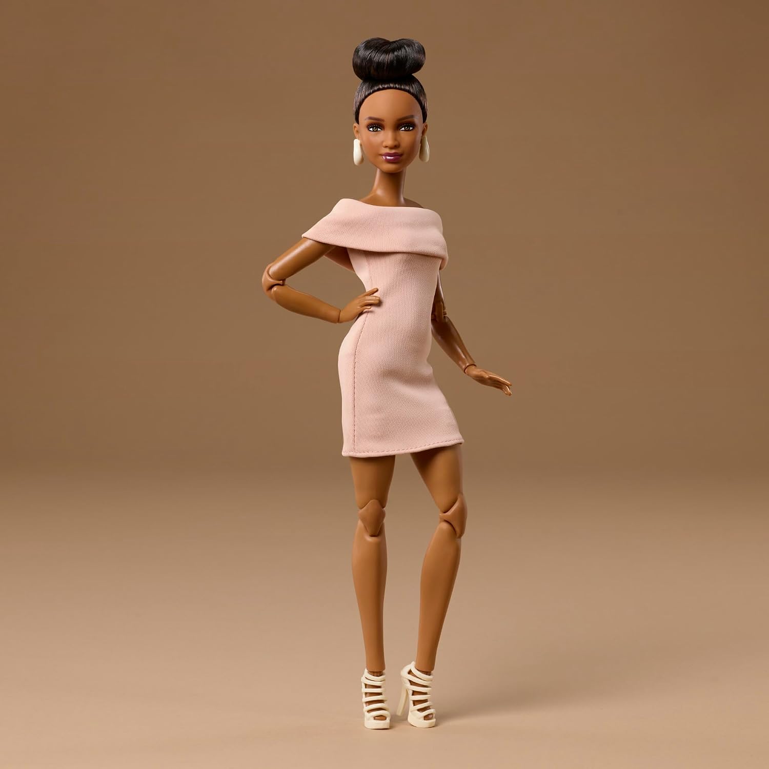 مجموعة دمى باربي الأساسية الأص - مراجعة Mattel Toy Barbie وسعره