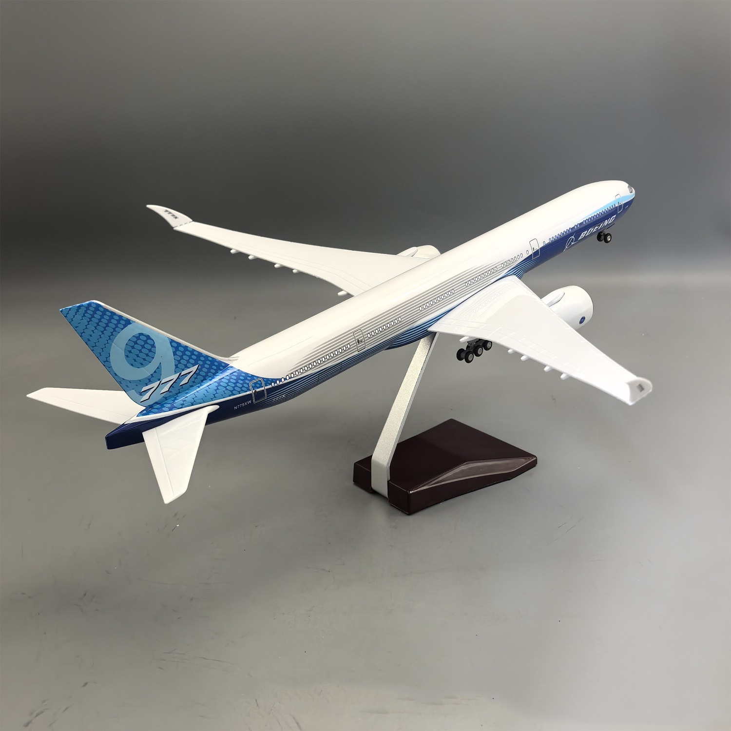 طراز طائرة B777-9X مقياس 1/157 - مراجعة Model Kit Planes وسعره