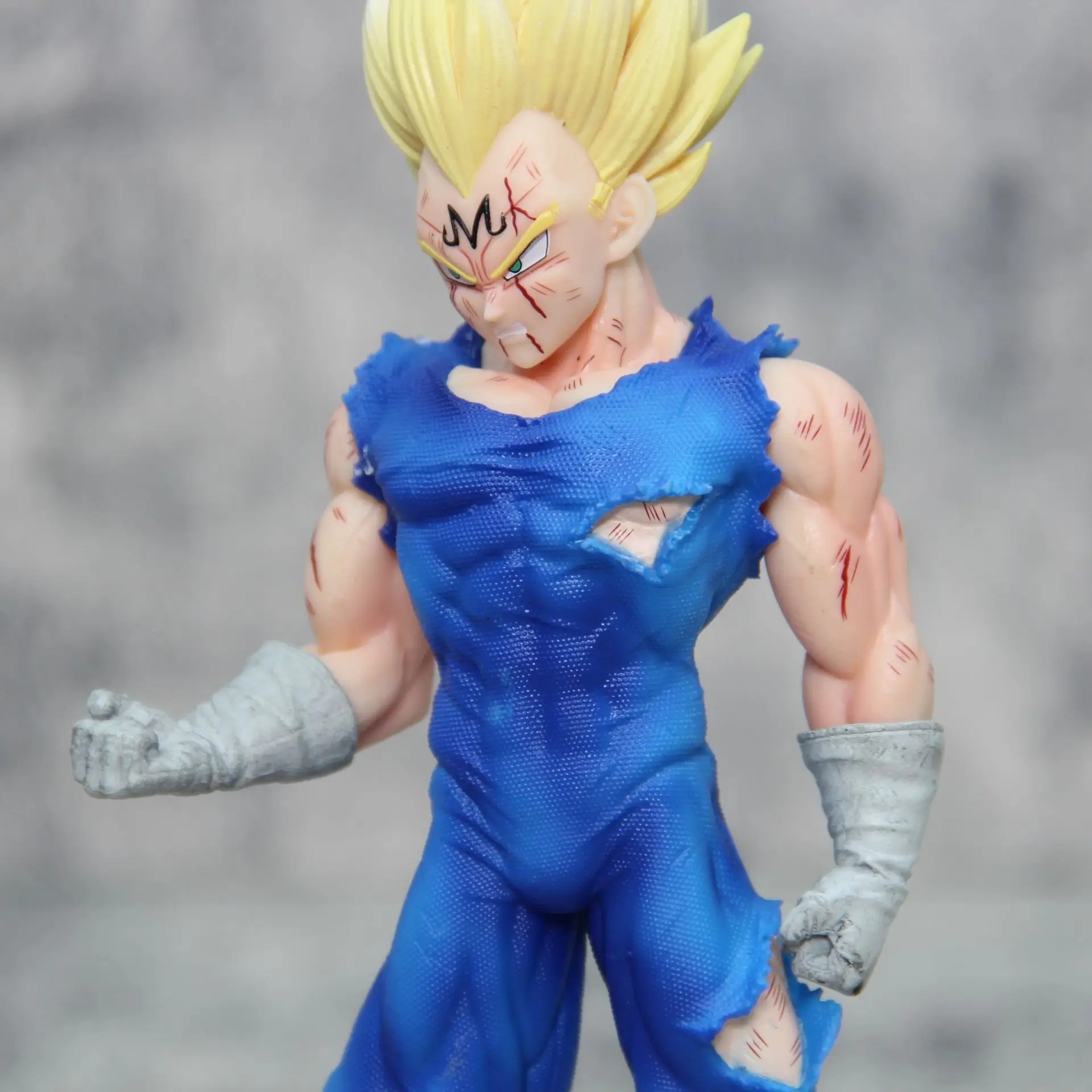 20 سنتيمتر أنيمي لعبة دراغون ب - مراجعة Model Kit Vegito وسعره
