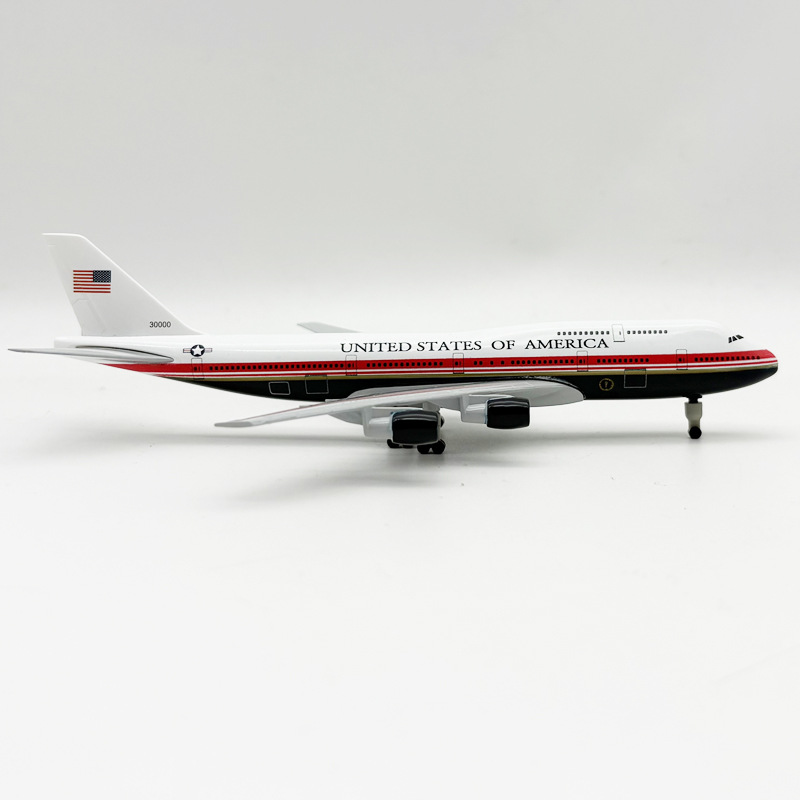 طائرة مصغرة جديدة بطول 20 سم م - مراجعة Model Kit Planes وسعره