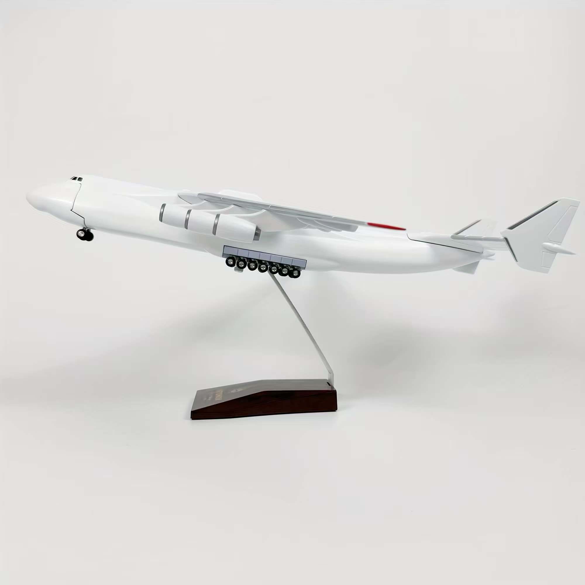 طقم نموذج طائرة أبيض فارغ للتر - مراجعة Model Kit Planes وسعره