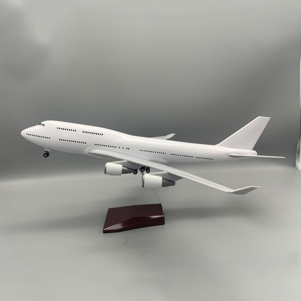 طقم نموذج طائرة أبيض فارغ للتر - مراجعة Model Kit Planes وسعره